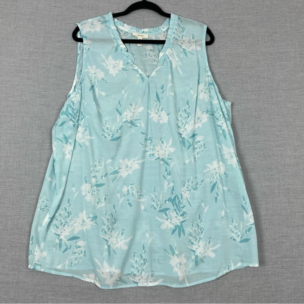 Como Blu Sleeveless V Neck Floral Top Light Blue  Sz 2X